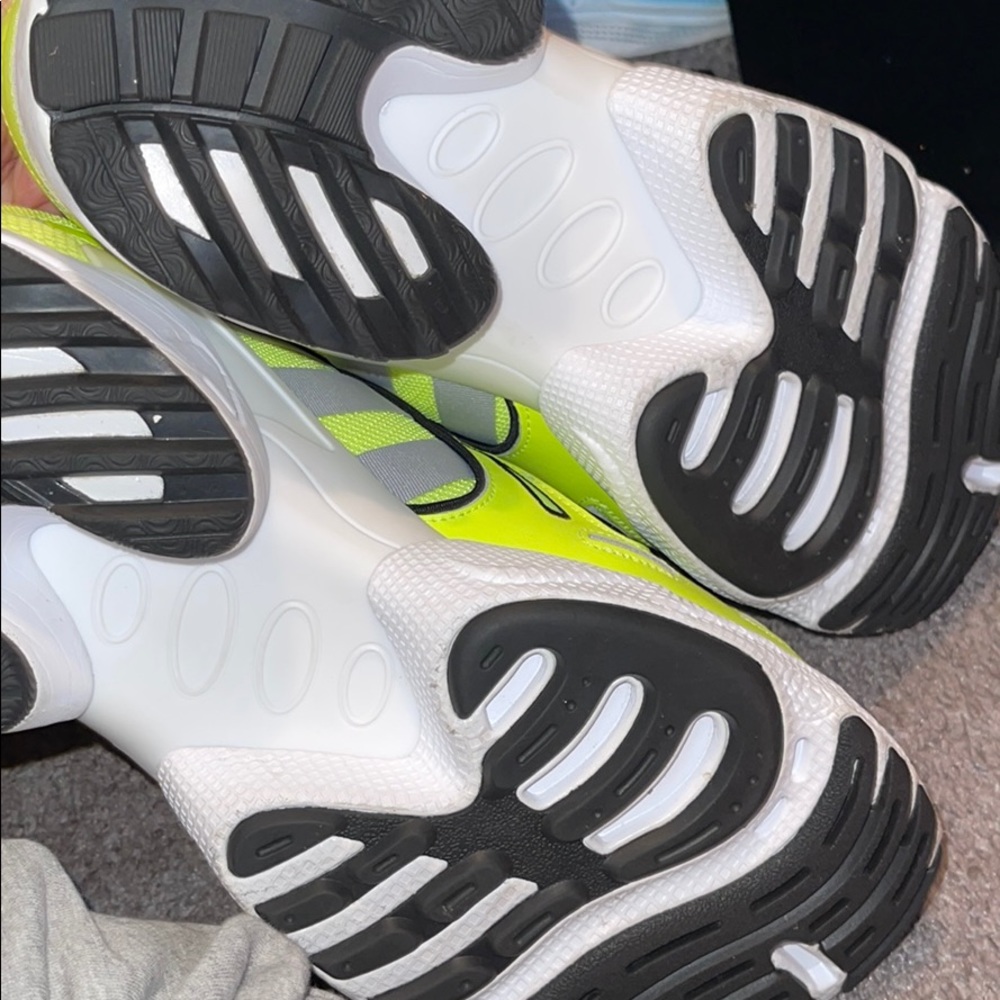 Adidas - Picture 3 of 4